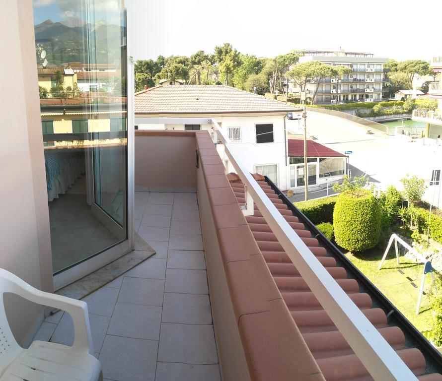 Hotel Eden Cinquale Εξωτερικό φωτογραφία